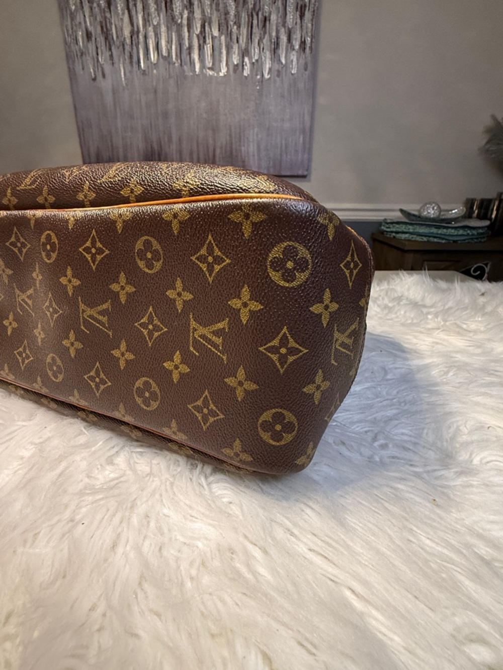 Louis Vuitton Deauville Monogram Canvas Satchel w/ Lock & Clochette Authentic - Picture 14 of 16